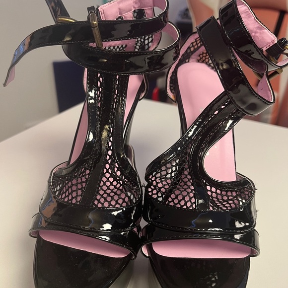 Ellie shoes size 7, 6” heel, black/pink, double ankle strap - Picture 3 of 6